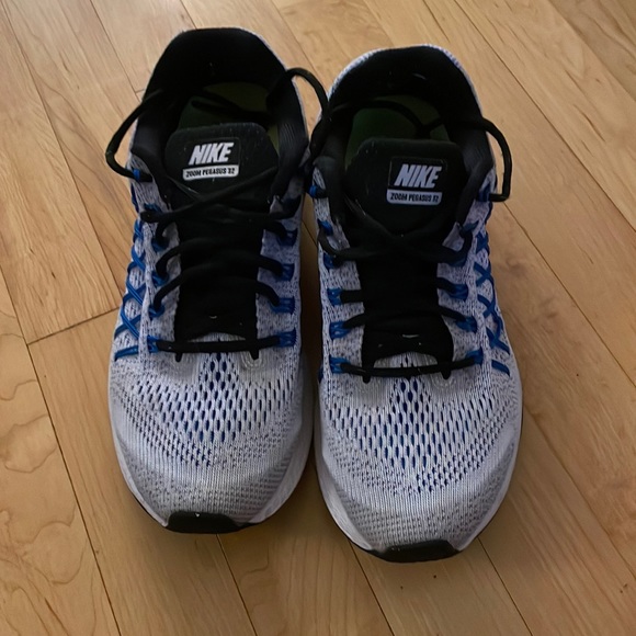 Nike sneakers size 9 great condition - Picture 1 of 6